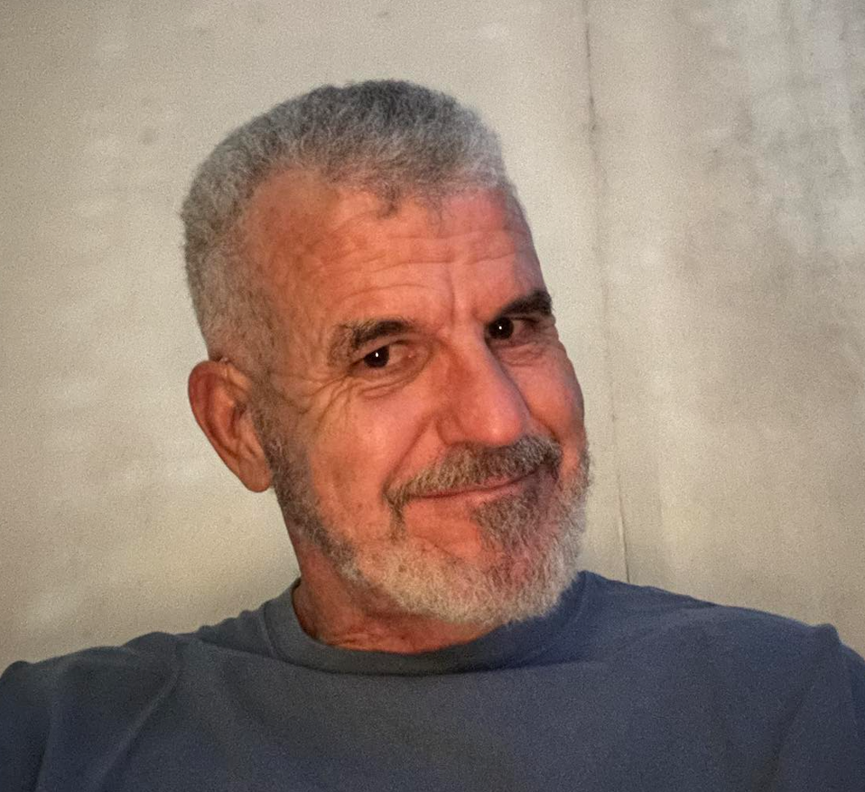 Portrait of Robert Knighton, co-founder of Globe-Eco.